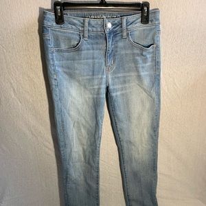 American Eagle Light Wash Skinny Jeans